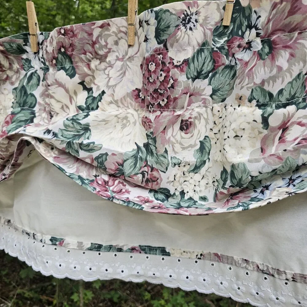 Vintage Cottagecore Pink Rose Floral Curtain Valance | Eyelet Lace | 100% Cotton